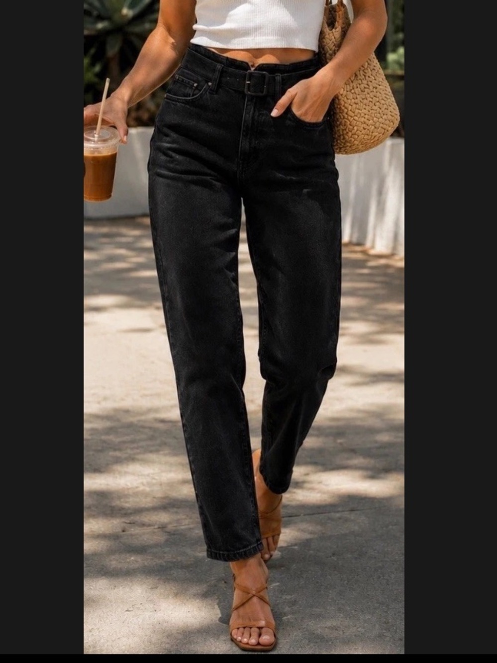 Reformation Cynthia RARE
Women's 26 Black High Rise Straight Leg Belted Denim